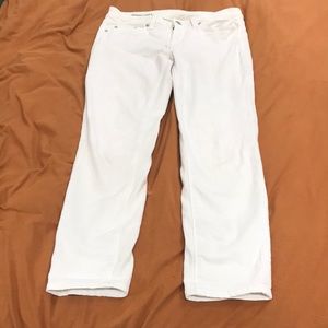 JC Penny white women’s skinny ankle jeans. Size 29/9